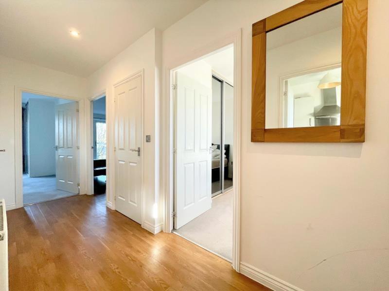 Classy Campbell Park Apartment, Balcony & Free Parking ミルトン・ケインズ エクステリア 写真